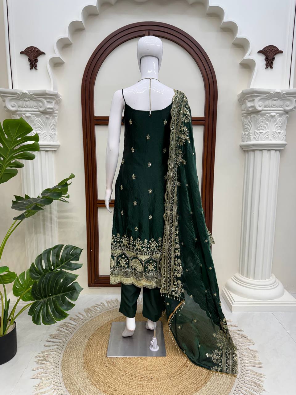 Imperial Lattice Thread & Sequined Fendy Silk Kurti Set